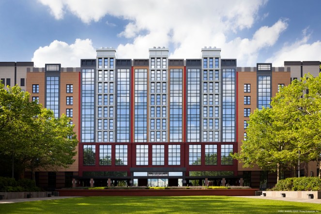 Disney's Hotel New York - The Art of Marvel - ext 1